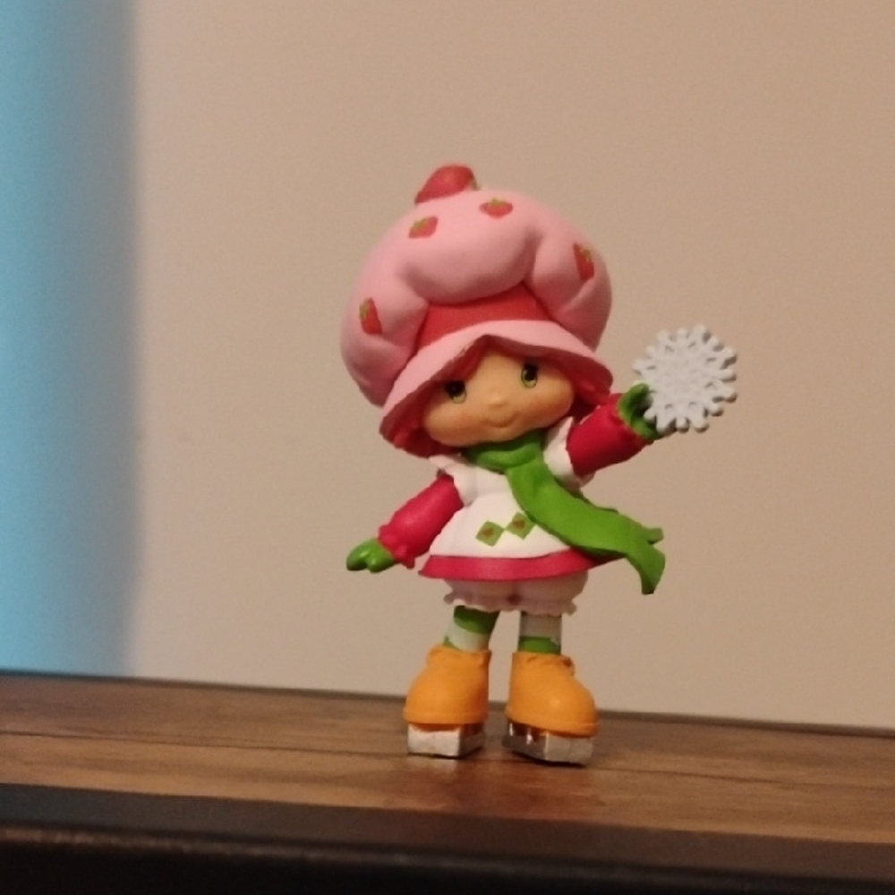 Strawberry Shortcake Collectible Figure